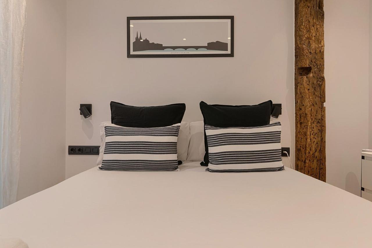Moderno Y Lujoso En El Historico Casco Viejo Appartement Bilbao Buitenkant foto