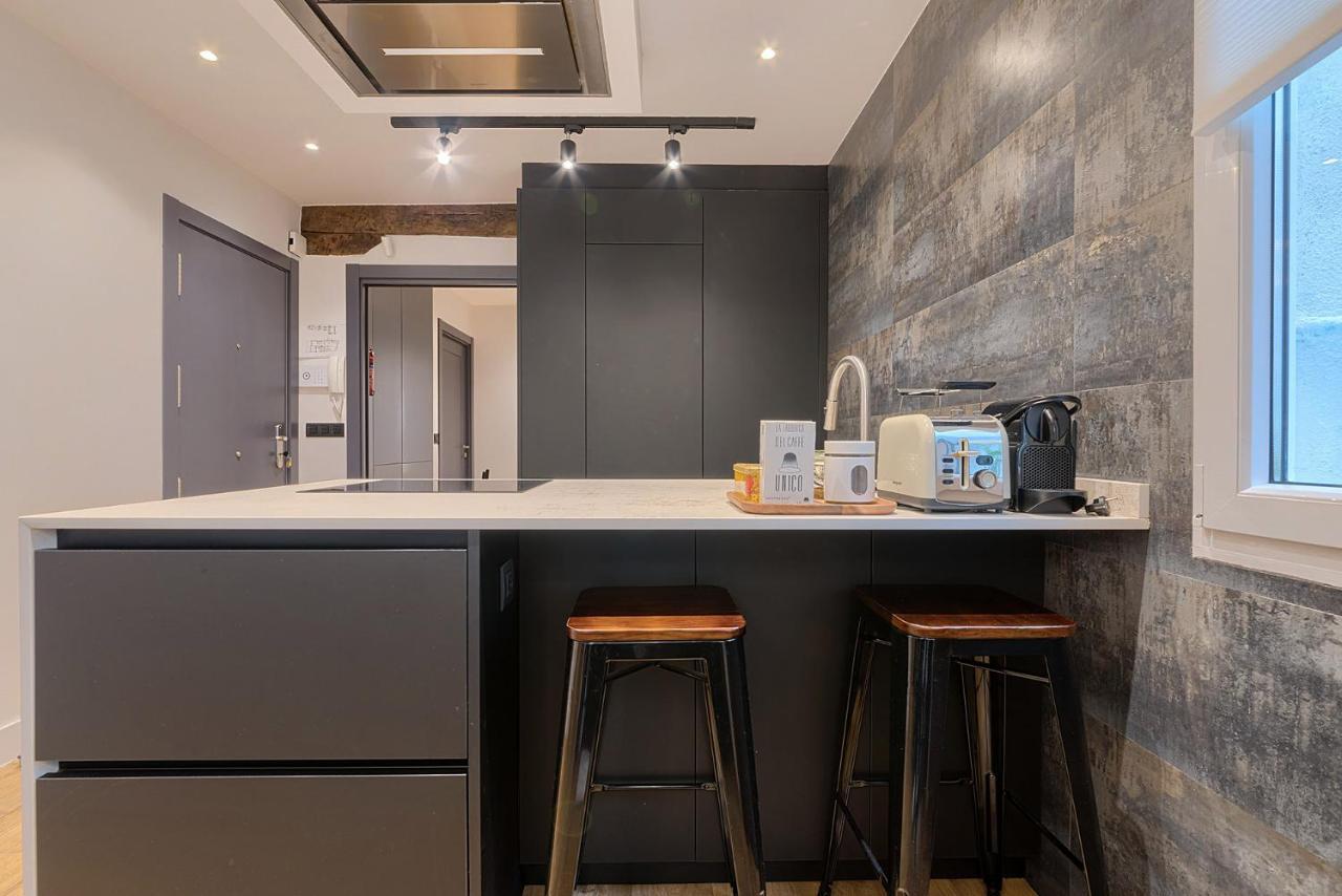 Moderno Y Lujoso En El Historico Casco Viejo Appartement Bilbao Buitenkant foto