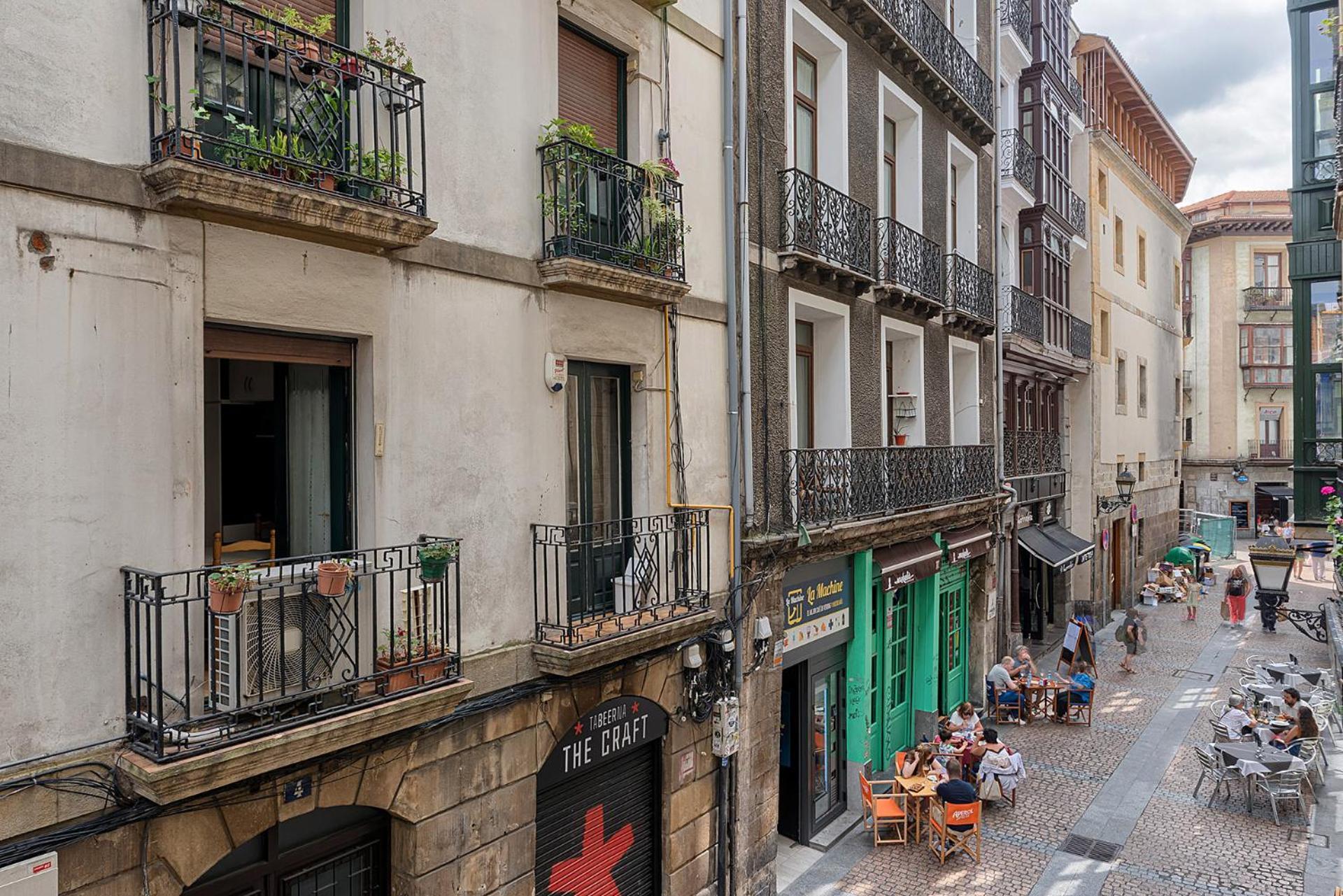 Moderno Y Lujoso En El Historico Casco Viejo Appartement Bilbao Buitenkant foto