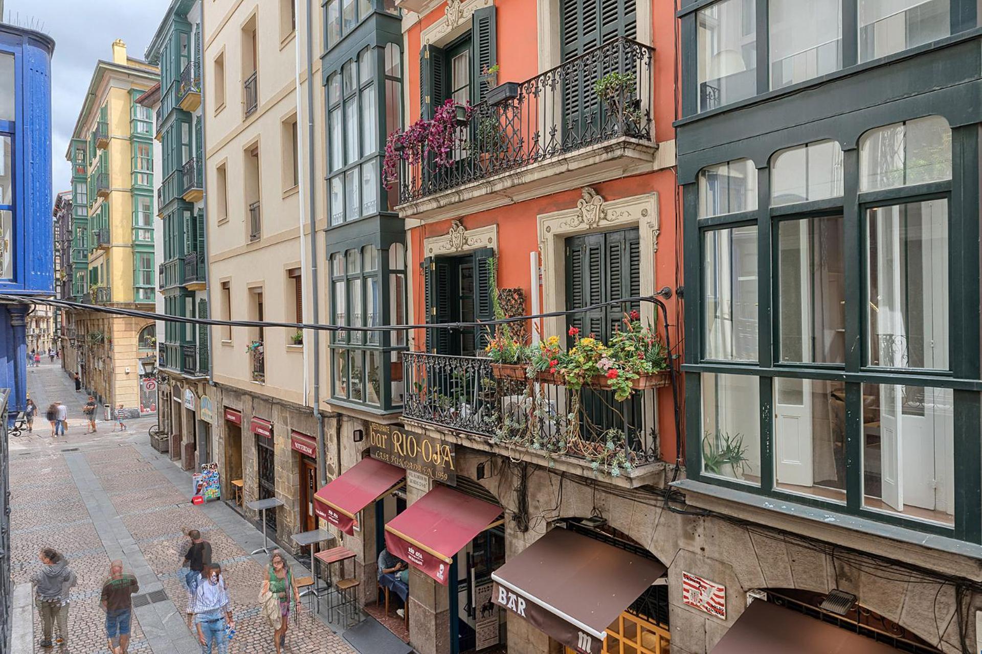 Moderno Y Lujoso En El Historico Casco Viejo Appartement Bilbao Buitenkant foto