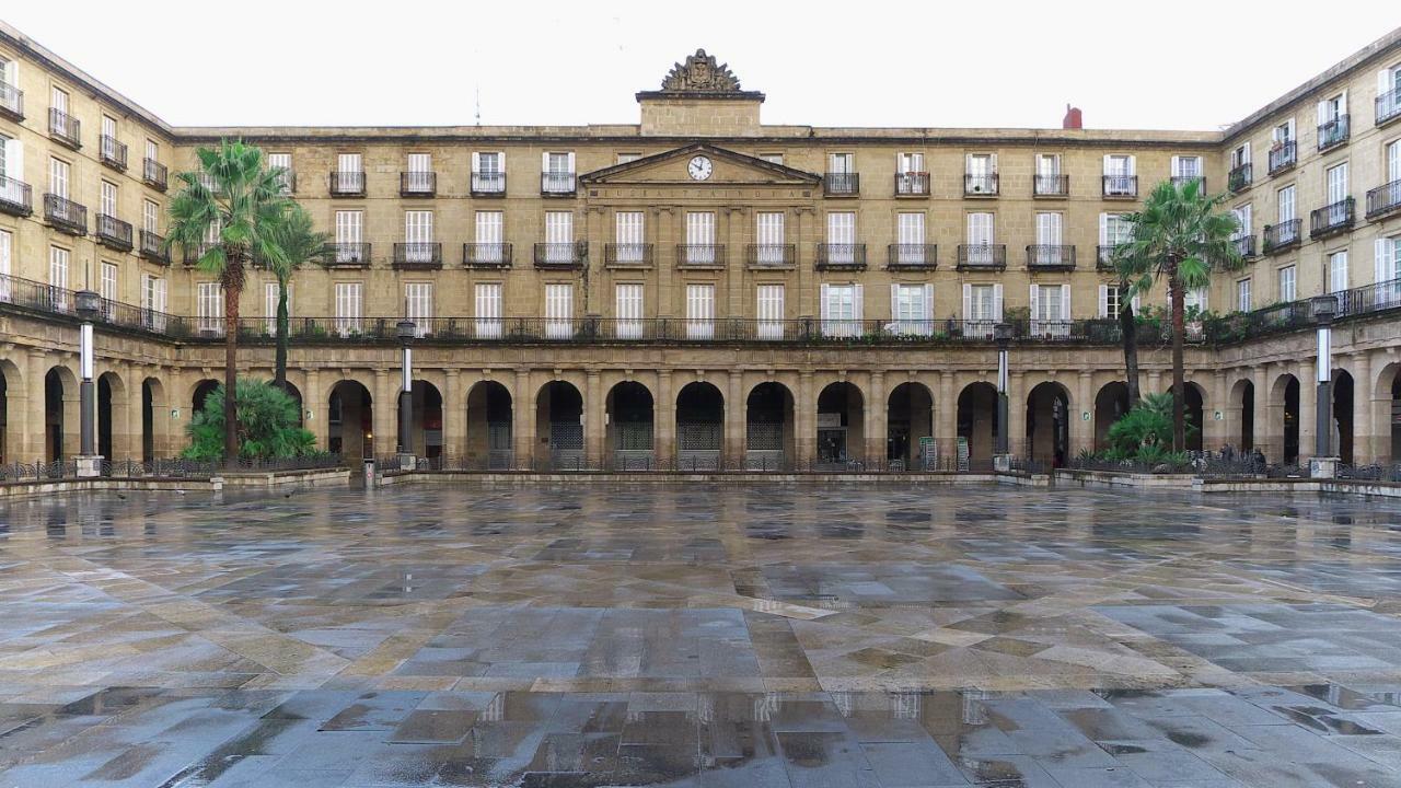 Moderno Y Lujoso En El Historico Casco Viejo Appartement Bilbao Buitenkant foto